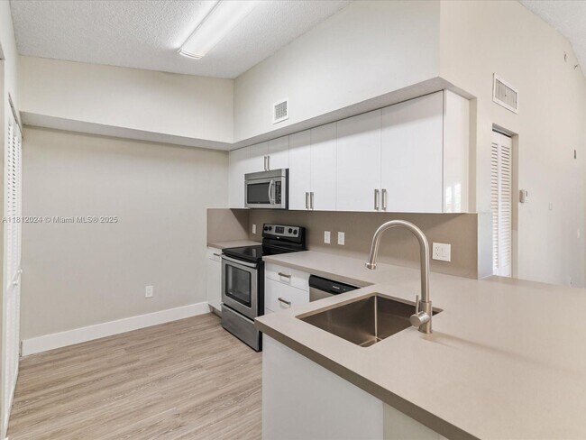 Foto del edificio - 155 NW 96th Terrace