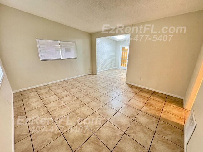 Building Photo - Newly Renovated 3/1 in Orlando - Section 8...