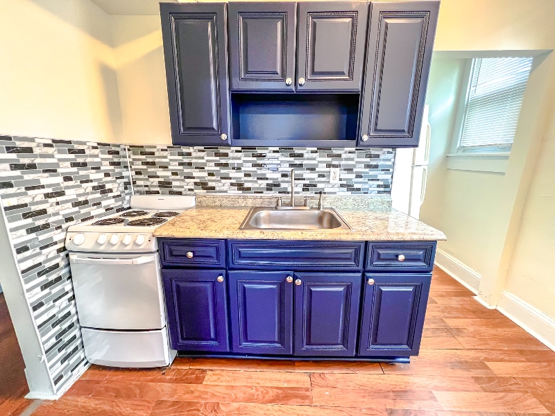 Primary Photo - 605 Whitelock St