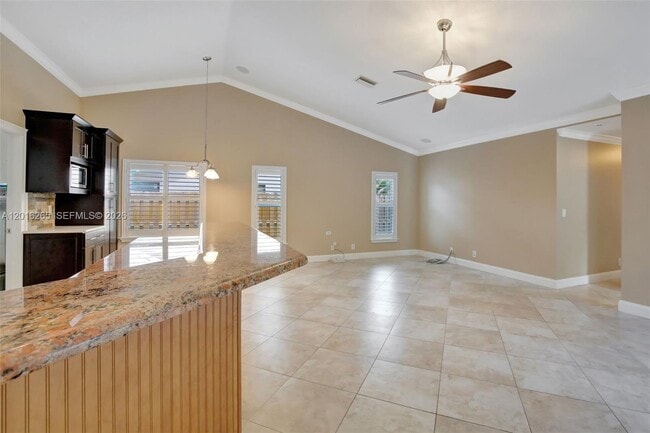 Foto del edificio - 12486 SW 9th Pl