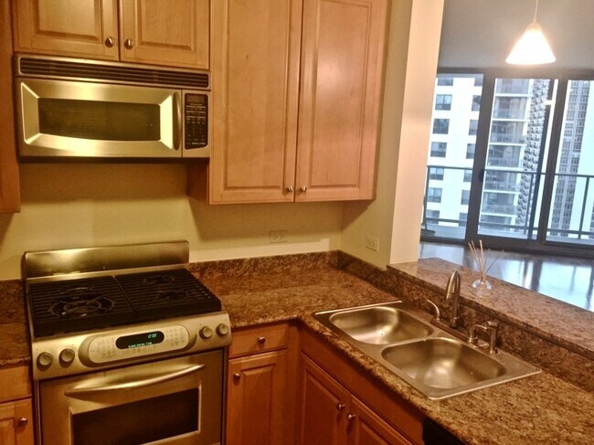 Foto del edificio - 420 E Waterside Dr