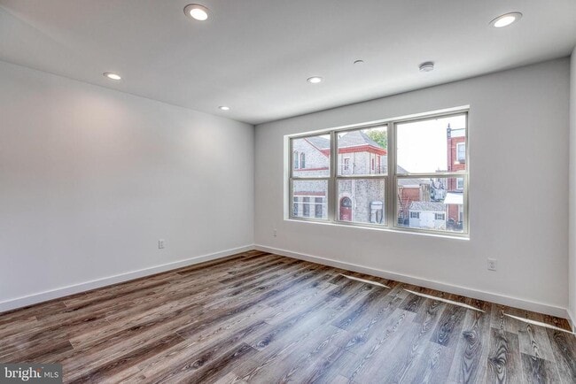 Foto del edificio - 751 N 43rd St