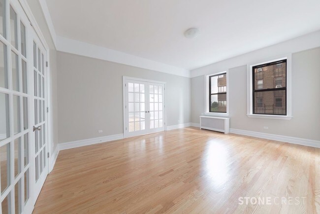 Building Photo - 305 Riverside Drive