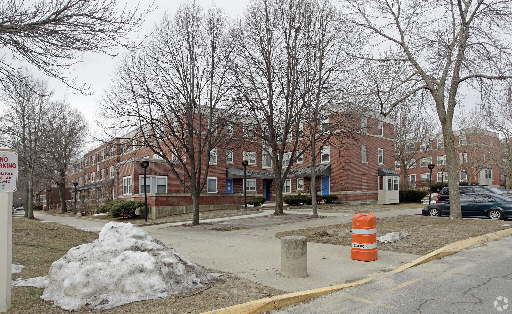 Commonwealth Apartments - 35 Fidelis Way Brighton, MA 02135
