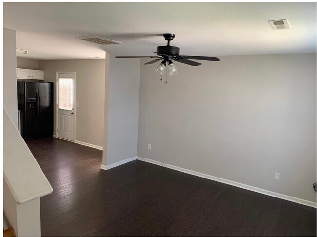 Foto del edificio - 228 Pangle Dr