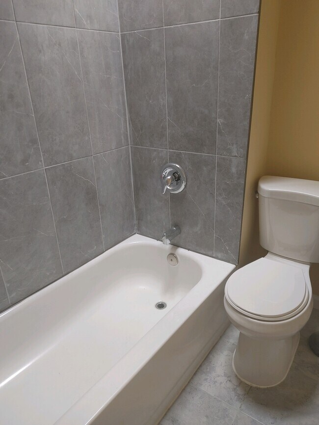 Foto del edificio - 1730 Normal Ave