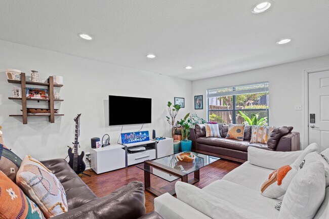 Foto del edificio - 2722 Knight St