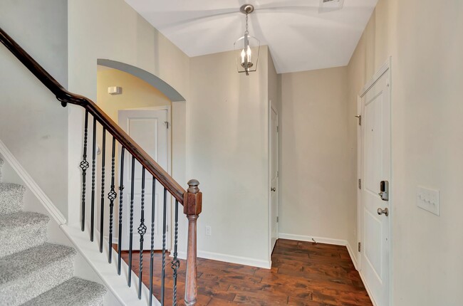 Building Photo - Charming & Spacious Home with Modern Comforts