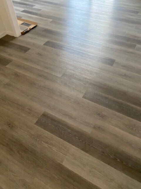 Flooring - 467 W Caracas Ave