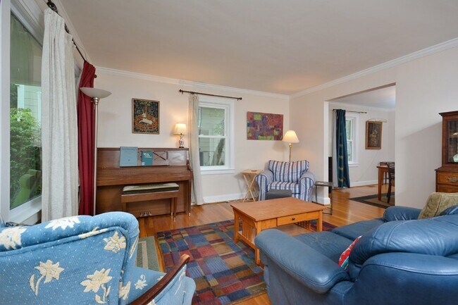 Building Photo - Highly Desirable Trinity Park