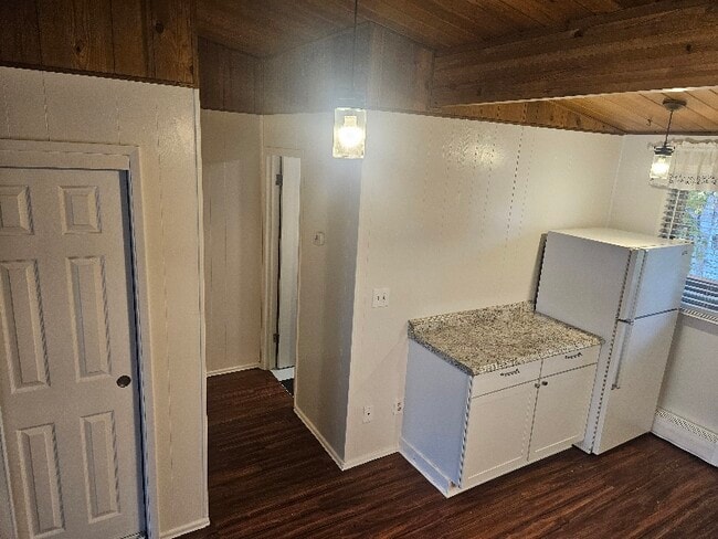 Building Photo - 219 4th Ave