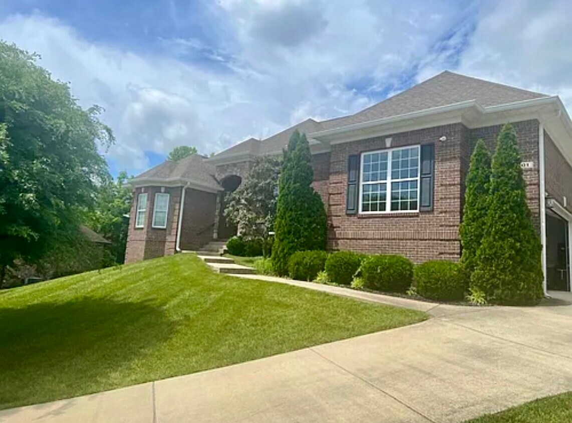 Primary Photo - 901 Glendower Ct