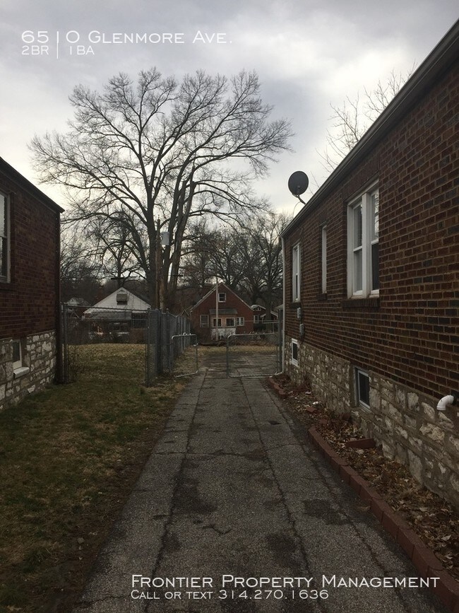 Foto del edificio - Newley Renovated 2 Bedroom Brick Bungalow!