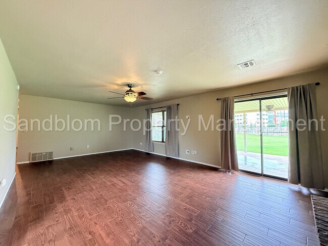 Foto del edificio - FOR LEASE | Downtown Tulsa | Available NOW!