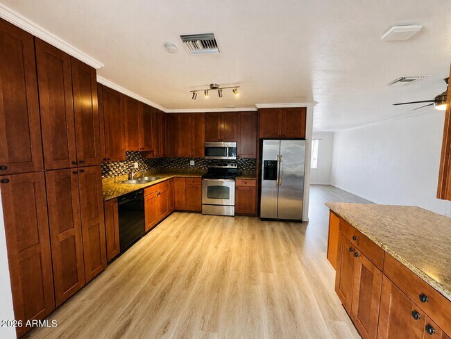 Foto del edificio - 4038 N 81st St