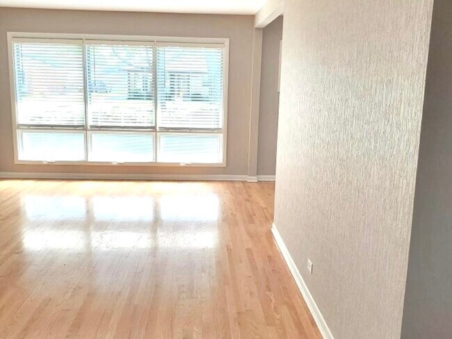Foto del edificio - 2140 Eastview Dr