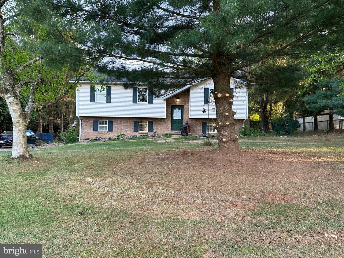 Primary Photo - 2515 Cornstalk Dr