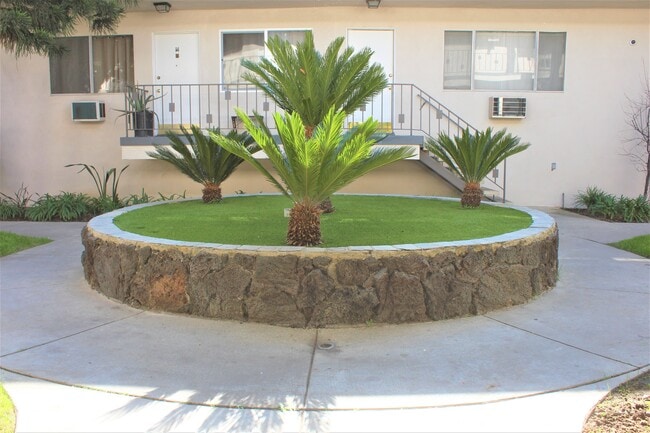 Building Photo - The Palms Apartments