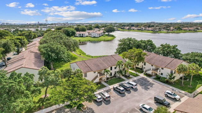 Foto del edificio - 320 Olivewood Pl