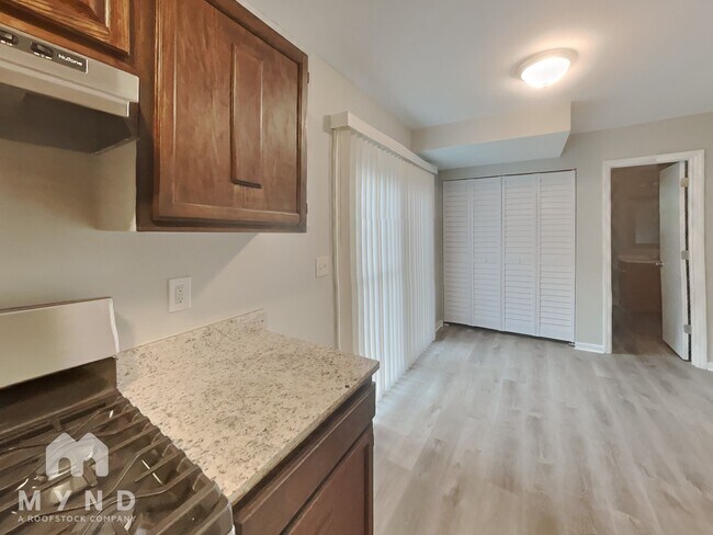 Building Photo - 6732 Woodwedge Dr