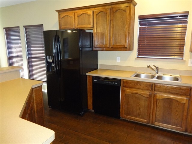 Foto del edificio - 6001 Melanie Dr