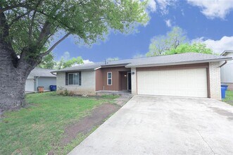 Building Photo - 107 Cloudview Dr