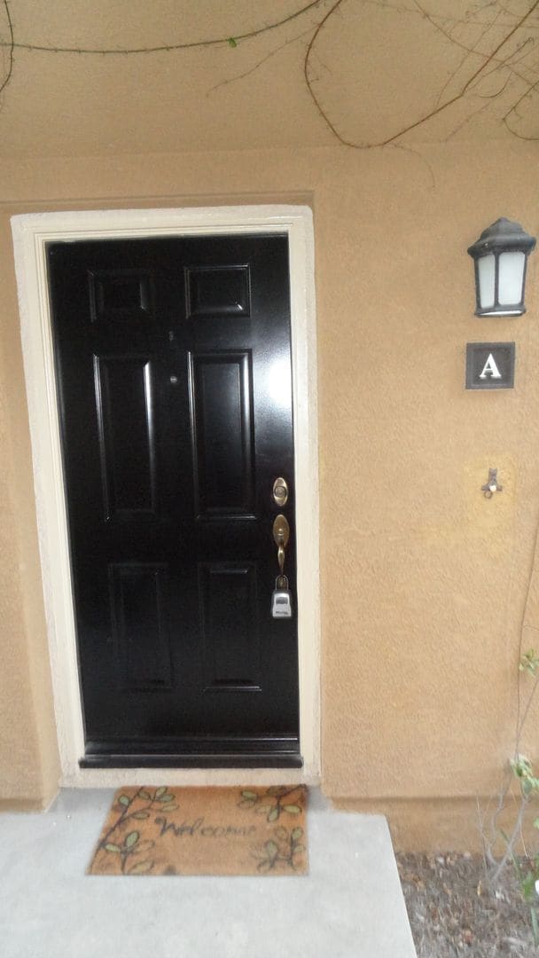 Building Photo - Clean & Spacious 2BR 2BA Two-Story, All Up...