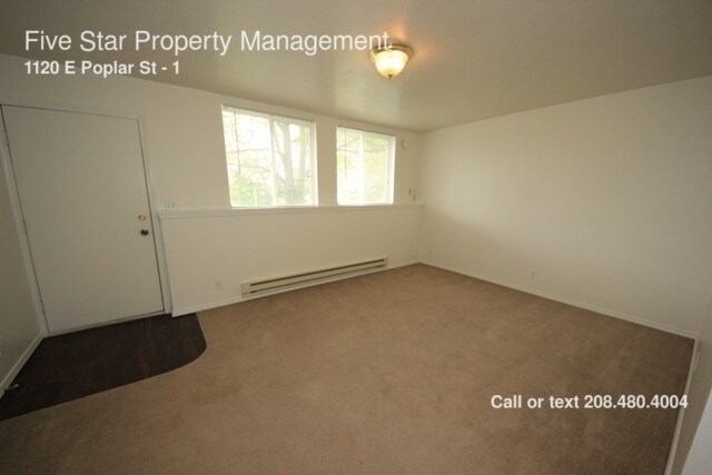 Building Photo - 1120 E Poplar St