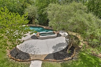 Building Photo - 14115 Norhill Pointe Dr