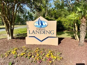 Building Photo - 100 Gateway Condos Dr