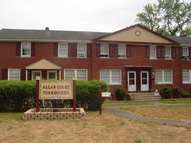 Allan Court - Allan Court Townhomes
