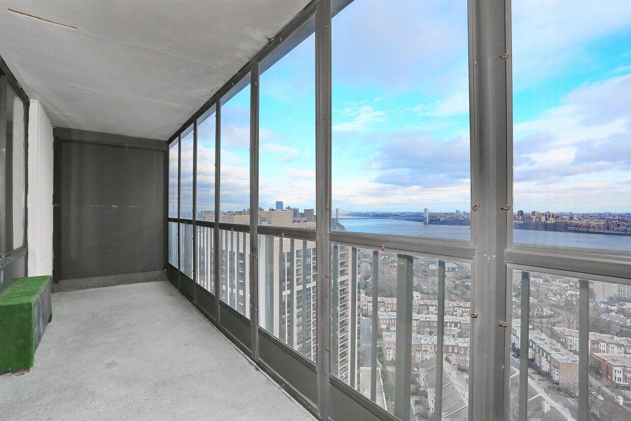 Foto principal - 300 Winston Dr