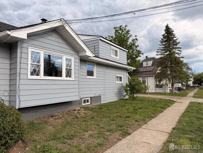 Foto del edificio - 388 New Hampshire Ln
