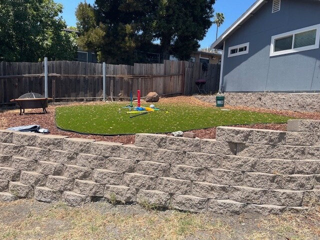 Foto del edificio - 2431 Monterey Ave