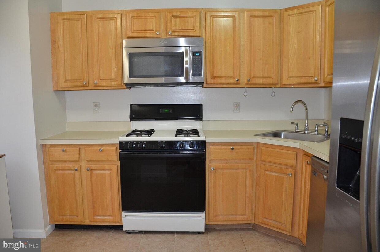 7 Mindy Dr, Franklin Township, NJ 08873 Townhome Rentals in Franklin