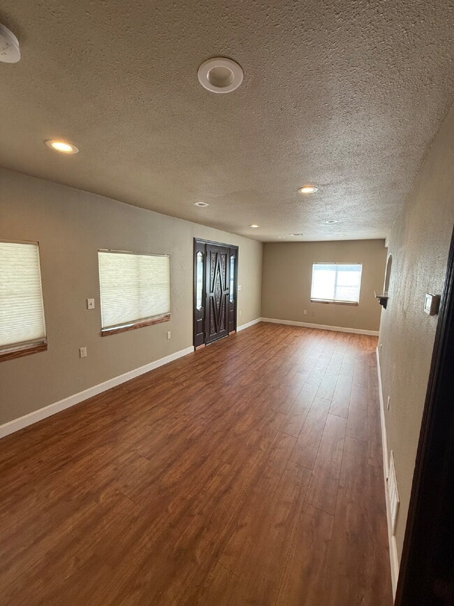 Foto del edificio - "Charming 2-Bed Oasis in Westminster – Cozy Living"