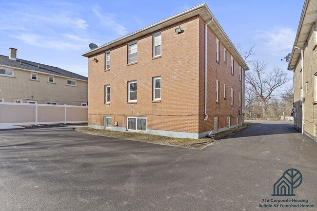 Building Photo - Furnished 2-Bedroom Apartment Minutes from Highmark Stadium