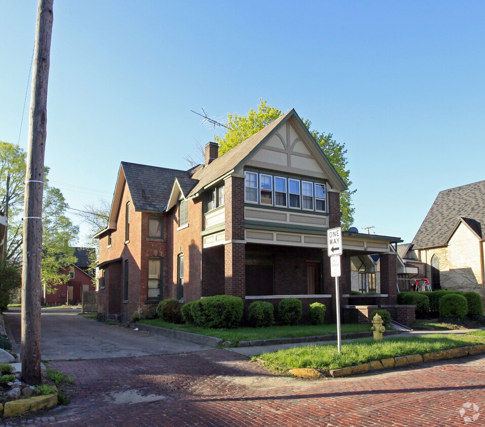 Primary Photo - 147 Division St