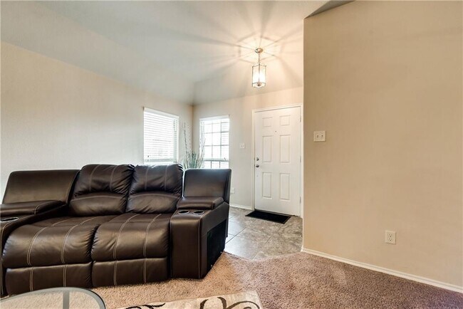 Building Photo - 9908 Pronghorn Rd