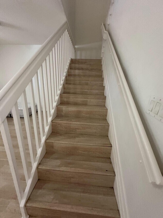 Building Photo - 302 S Santa Catalina Cir
