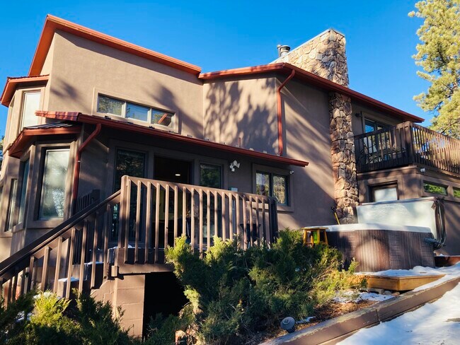 Foto del edificio - 1070 Kings Crown Rd