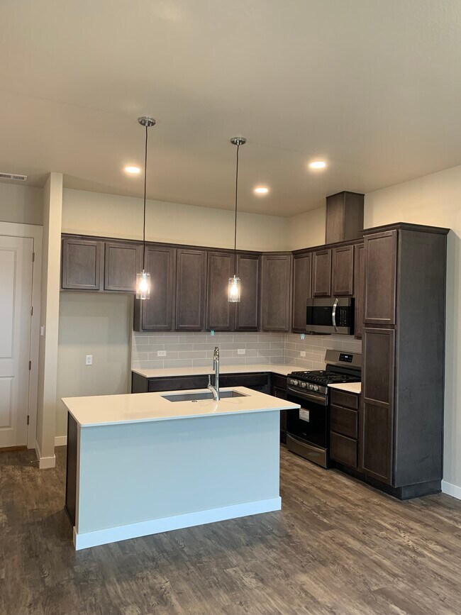 Foto del edificio - 4120 S Park Dr