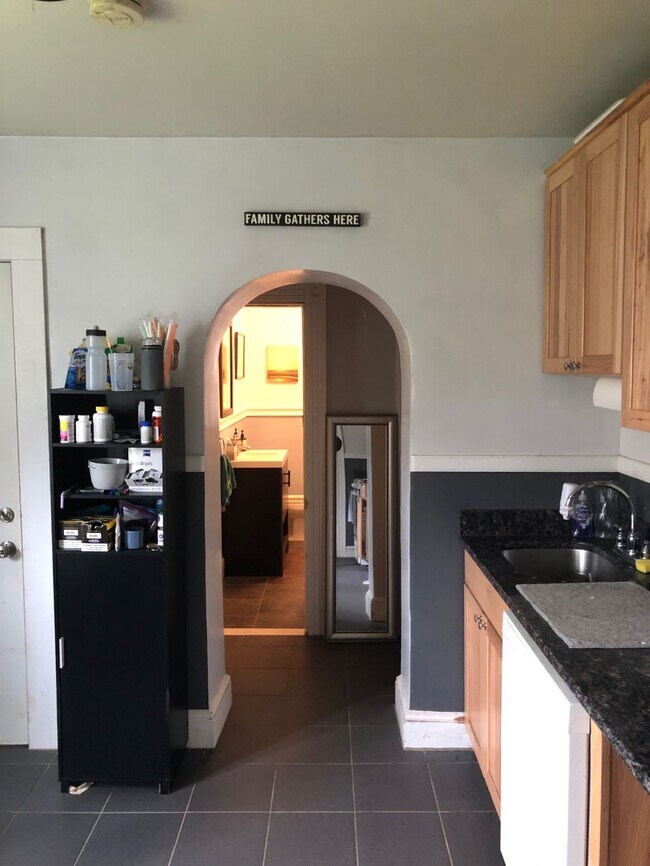 kitchen - 43 Nichols Ave