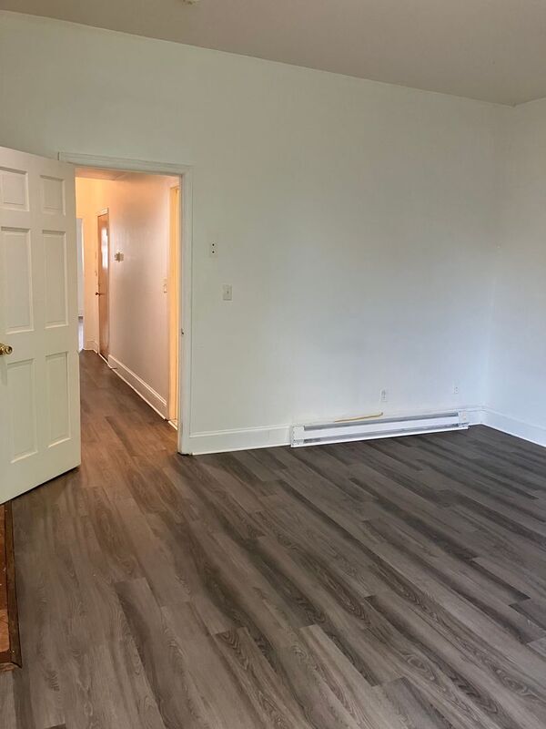 Foto del edificio - 112 E Preston St