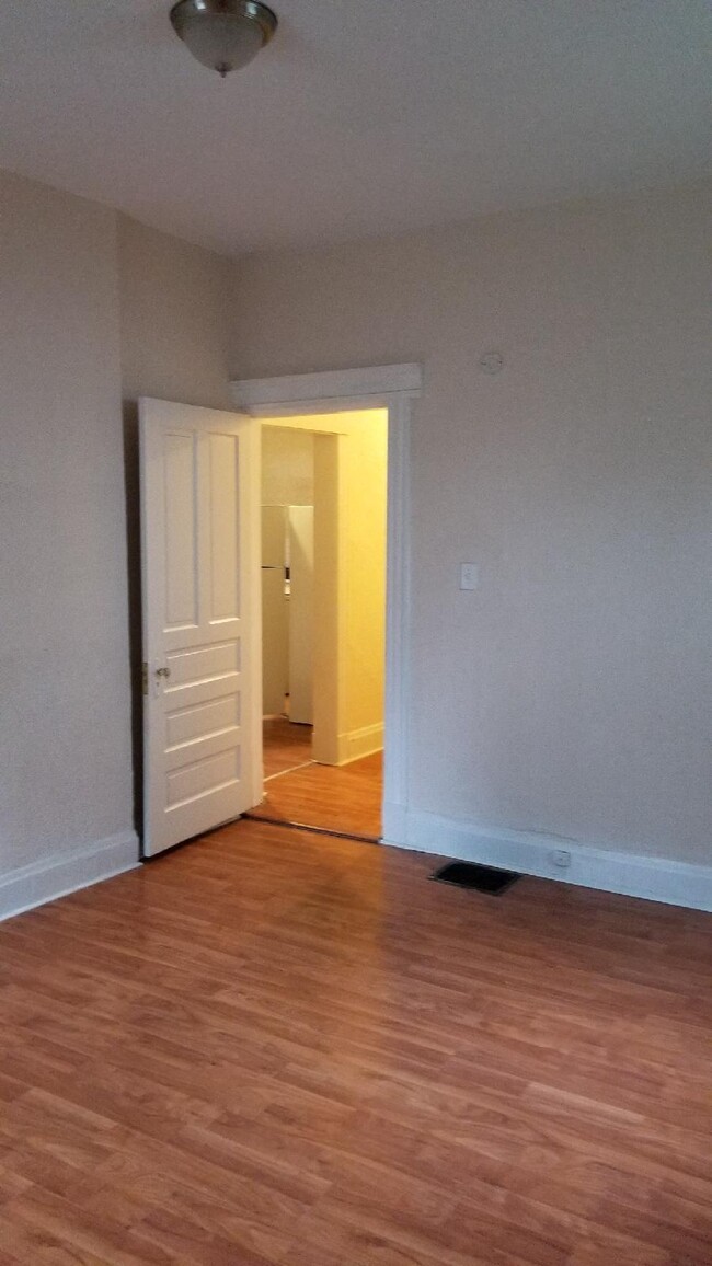 view from back of 1st bedroom - 3024 Montana Ave