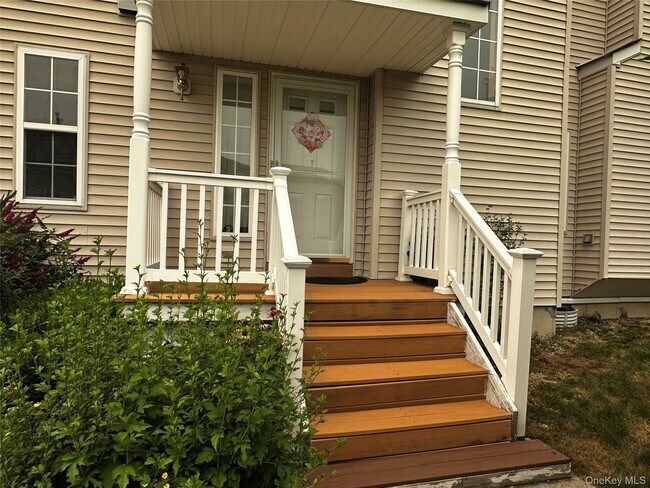 Building Photo - 2402 Rockledge Ct