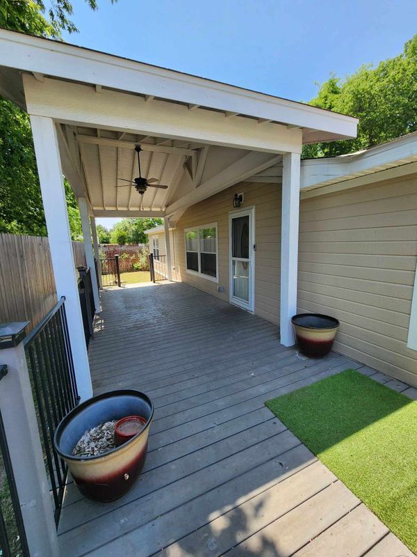 Foto del edificio - 922 Ashwood Dr
