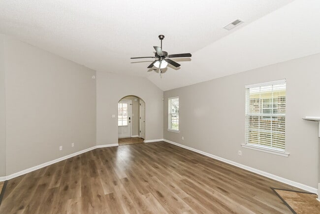 Building Photo - 9876 Southern Oak Way