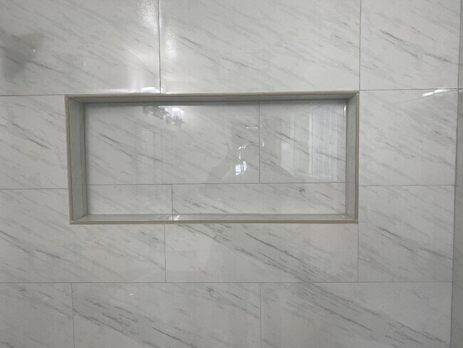 Foto del edificio - 3335 Los Prados St
