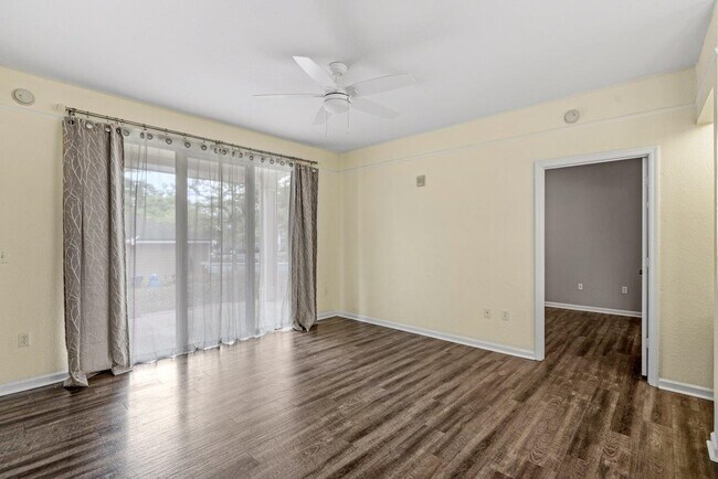 Foto del edificio - 2801 Chancellorsville Dr